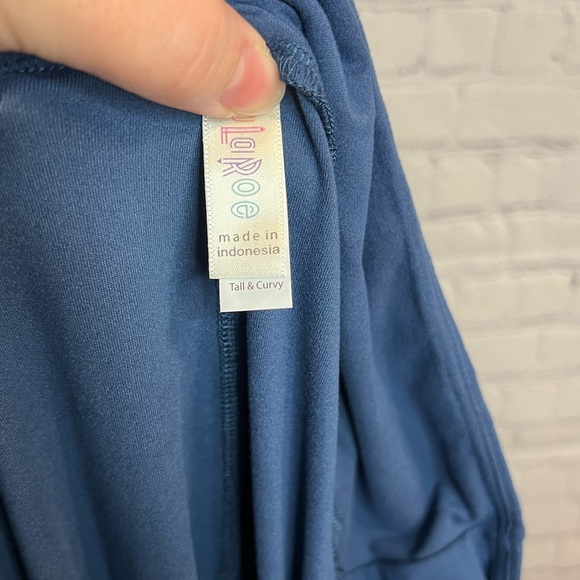 LuLaRoe Tall & Curvy Leggings - Picture 8 of 9